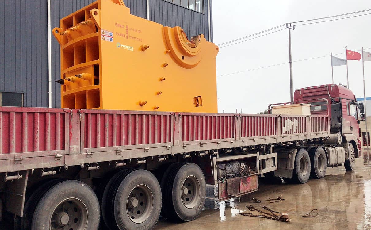 時(shí)產(chǎn)350噸PE1000*1200顎式破碎機(jī)發(fā)貨至貴州