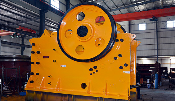 <b>PE1200*1500顎式破碎機(jī)試機(jī)</b>