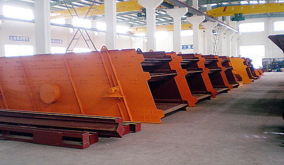 <b>3YK振動篩出廠前試機</b>