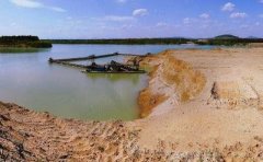 公安部負責維護河道采砂活動的治安秩序，依法打擊河道采砂活動中的違法