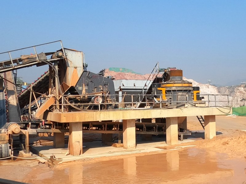 加工鐵路道砟石頭需用到哪些破碎設(shè)備？